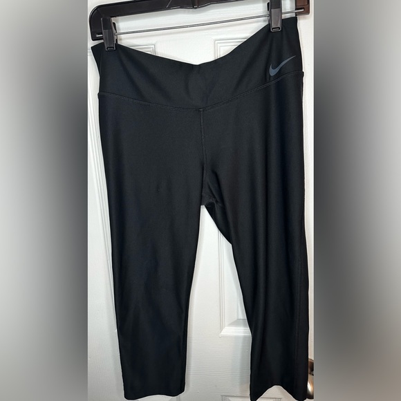 Nike Dri-Fit women’s black large 3/4 length capris exercise pants EUC - Picture 16 of 16